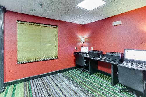 Holiday Inn Express Suites Huntsville