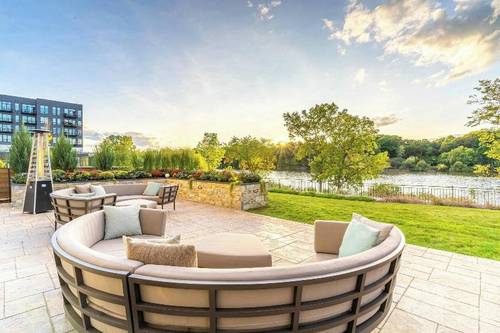 Courtyard Appleton Riverfront