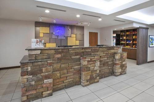 Holiday Inn Express and Suites Auburn Hills