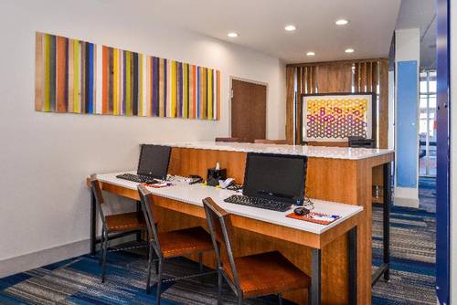 Holiday Inn Express and Suites Van Horn