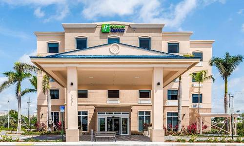 Holiday Inn Express and Suites Boynton Beach West