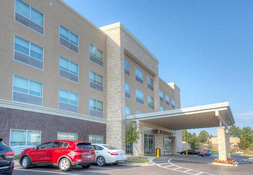 Holiday Inn Express and Suites Fort Mill