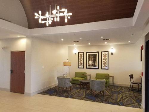 Holiday Inn Express and Suites Rio Grande City