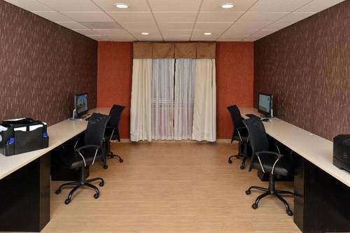 Holiday Inn Express Suites Peekskill-Lower Hudson
