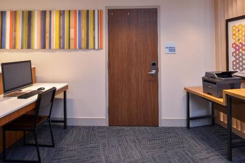 Holiday Inn Express Spring Hill, an IHG Hotel