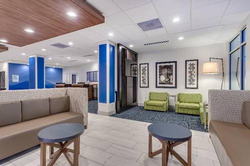 Holiday Inn Express and Suites Hammond