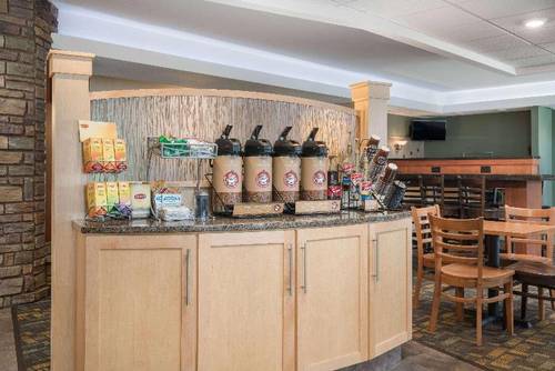 AmericInn by Wyndham Hartford SD