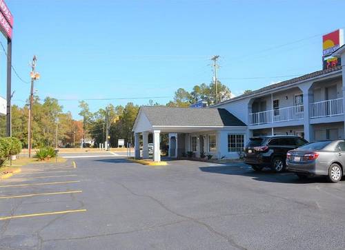 Travelodge by Wyndham Walterboro