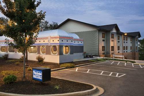 Travelodge by Wyndham Brunswick near Fredrick