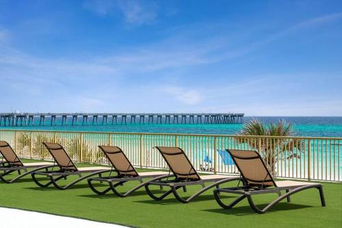 Chateau Beachfront Hotel, a By the Sea Resort
