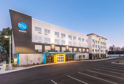 Tru by Hilton Fayetteville I 95