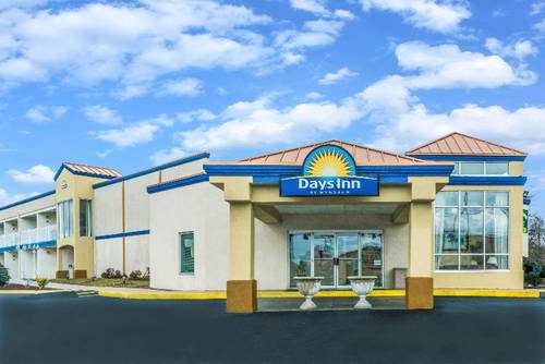 Days Inn by Wyndham Carlisle  North