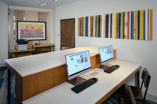Holiday Inn Express & Suites Medford