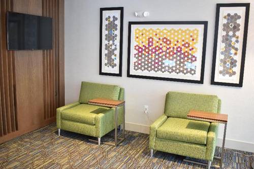 Holiday Inn Express & Suites Boston South-Randolph