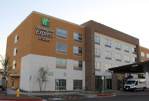 Holiday Inn Express & Suites Phoenix - Airport No