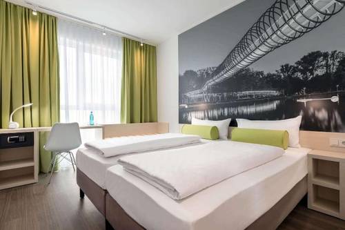 Super 8 by Wyndham Oberhausen