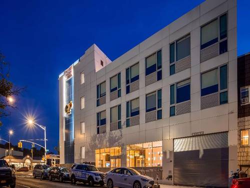 GLo Best Western Brooklyn NYC