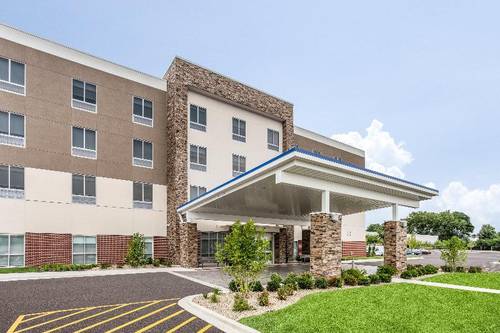 Holiday Inn Express and Suites Ottawa