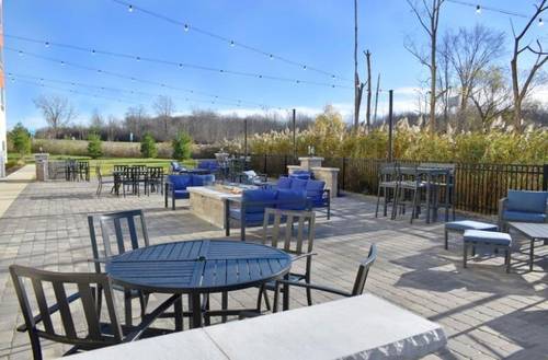 Holiday Inn Express & Suites Madison