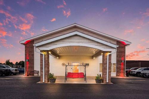 Econo Lodge Inn Suites Escanaba