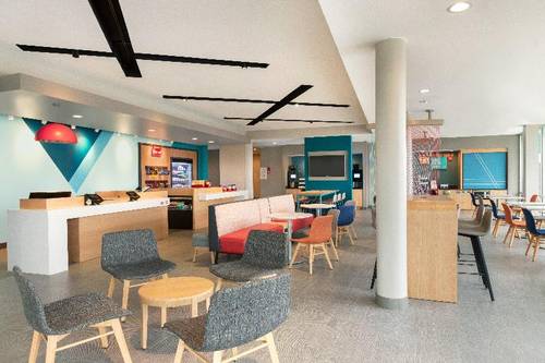 avid hotel Perry-National Fairground Area