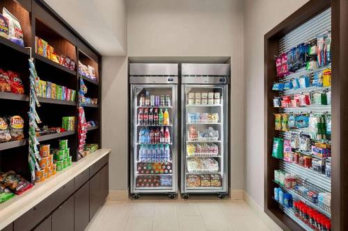 La Quinta Inn Suites By Wyndham Burlington