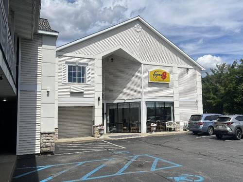 Super 8 by Wyndham Albany