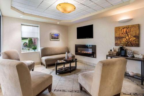 Traditions Hotel & Spa