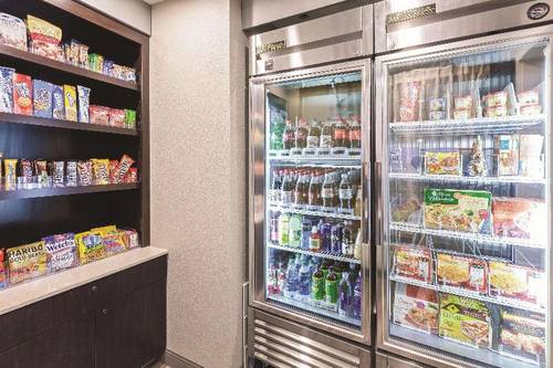 La Quinta Inn Suites By Wyndham N Little Rock Mcca