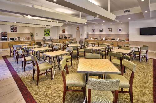 La Quinta Inn Suites By Wyndham Danbury