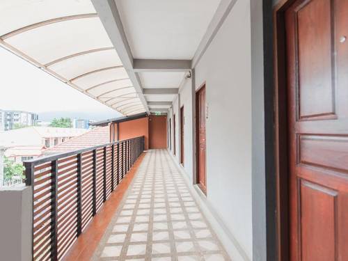 B2 Santitham Hotel