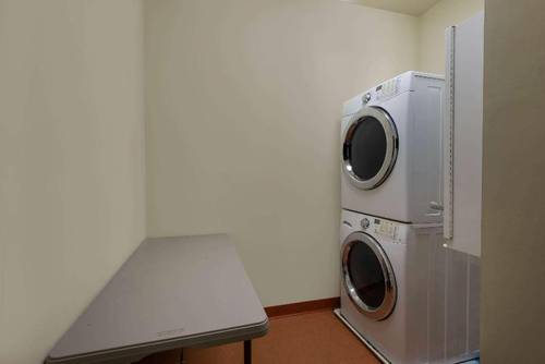 La Quinta Inn & Suites By Wyndham Harrisburg-Hersh