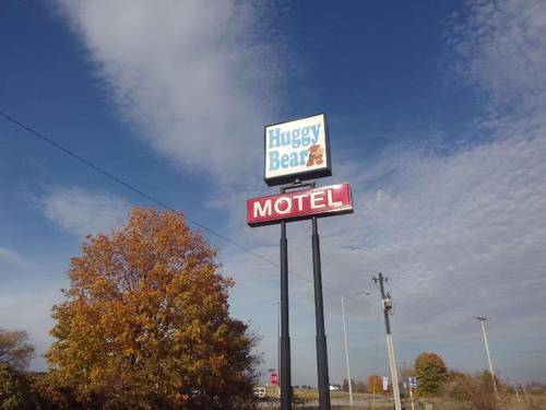 Huggy Bear Motel Warren