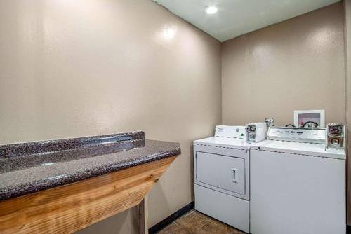 Quality Inn Suites Columbia