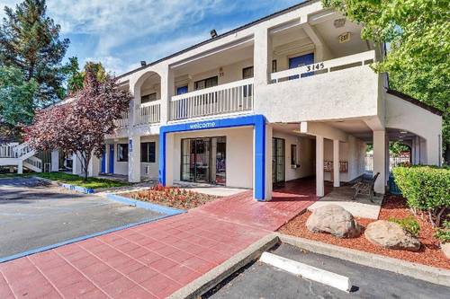 Super 8 by Wyndham Santa Rosa North