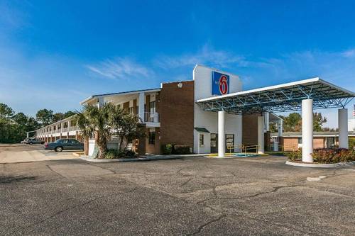 Motel 6 Dothan