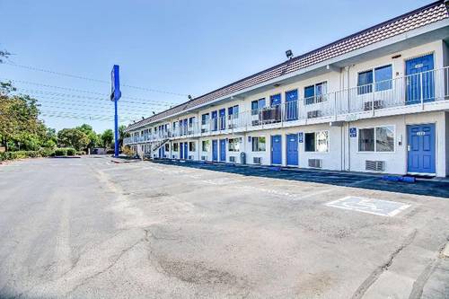 Motel 6 Stockton Charter Way West