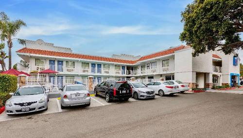 Motel 6 Carlsbad East