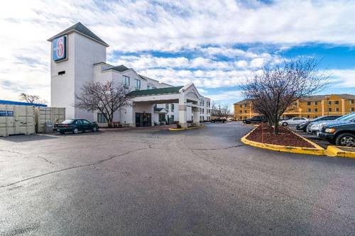 Motel 6 Harvey Il