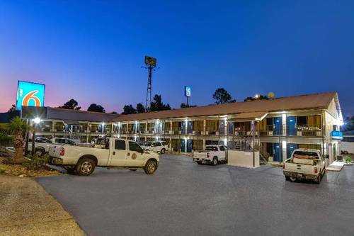 Motel 6 Dalton