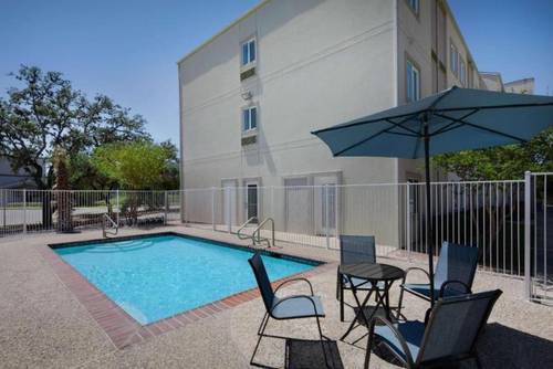 Baymont by Wyndham San Antonio Airport