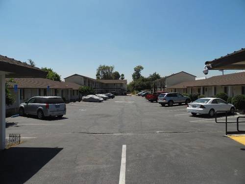 Hi Way Host Motel