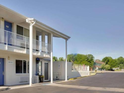 Park Inn by Radisson Lakewood