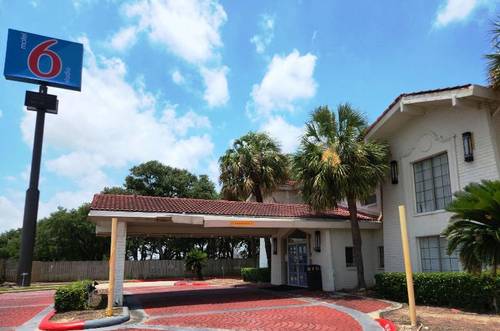 Motel 6 Baytown Garth Rd