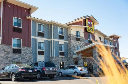 My Place Hotel Hurricane
