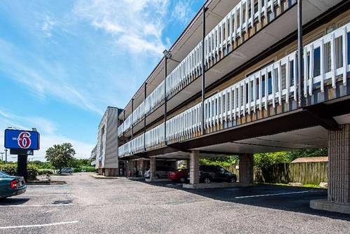 Motel 6 Norfolk Oceanview