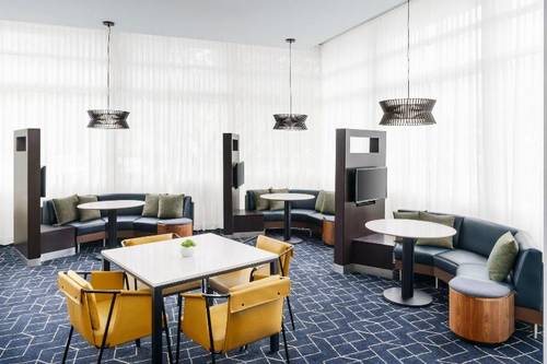 Courtyard By Marriott Los Angeles Woodland Hills