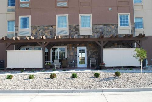 Landmark Suites Williston