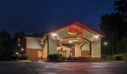 Red Roof PLUS+ & Suites Opelika
