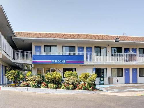 Motel 6 Eugene North Springfield